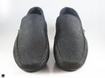 Plain hand made suede moccasin in black - 4