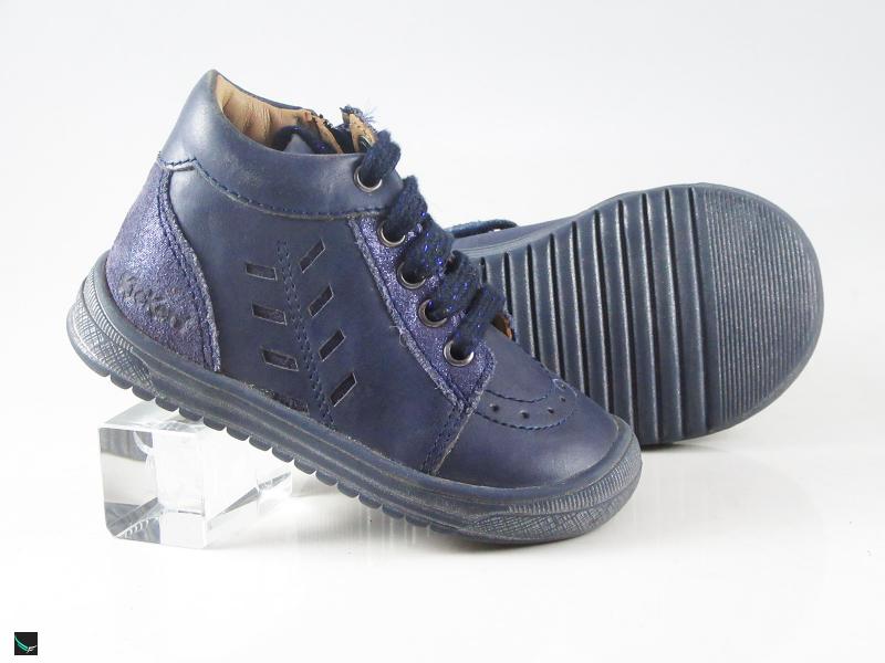 Wing Toe with lace up shoes for kids