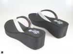 Women sandals in black with silver tip - 2