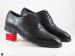 Wingtip Oxford black with flower punch - 2