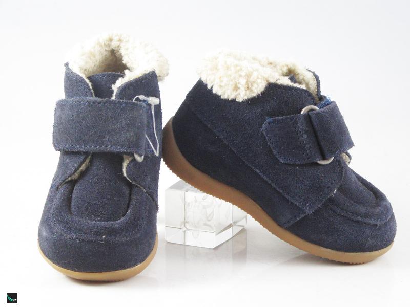 Fur type kids shoes in blue