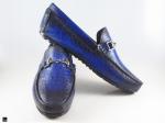 Patina finished loafer with saddle ornament in blue - 4